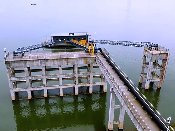 卧式旋转接头摇臂+辅助臂式取水泵船