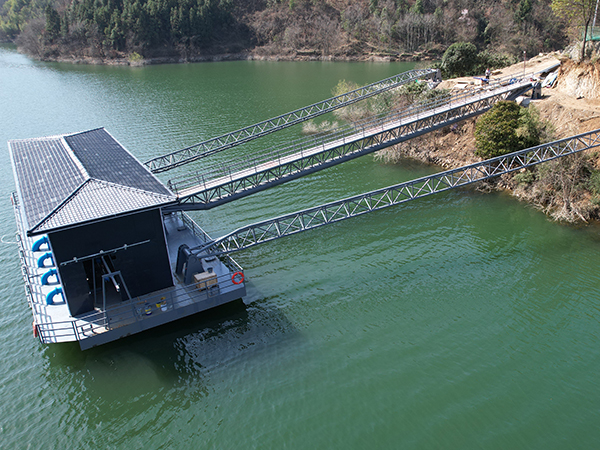 卧式旋转接头摇臂+辅助臂式取水泵船