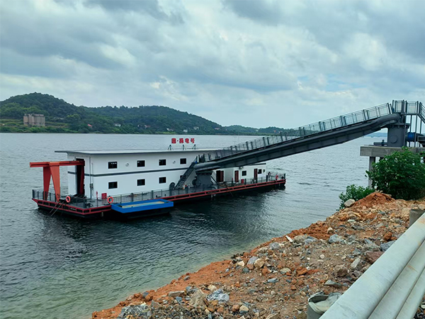 立式旋转接头摇臂式取水泵船-单个摇臂